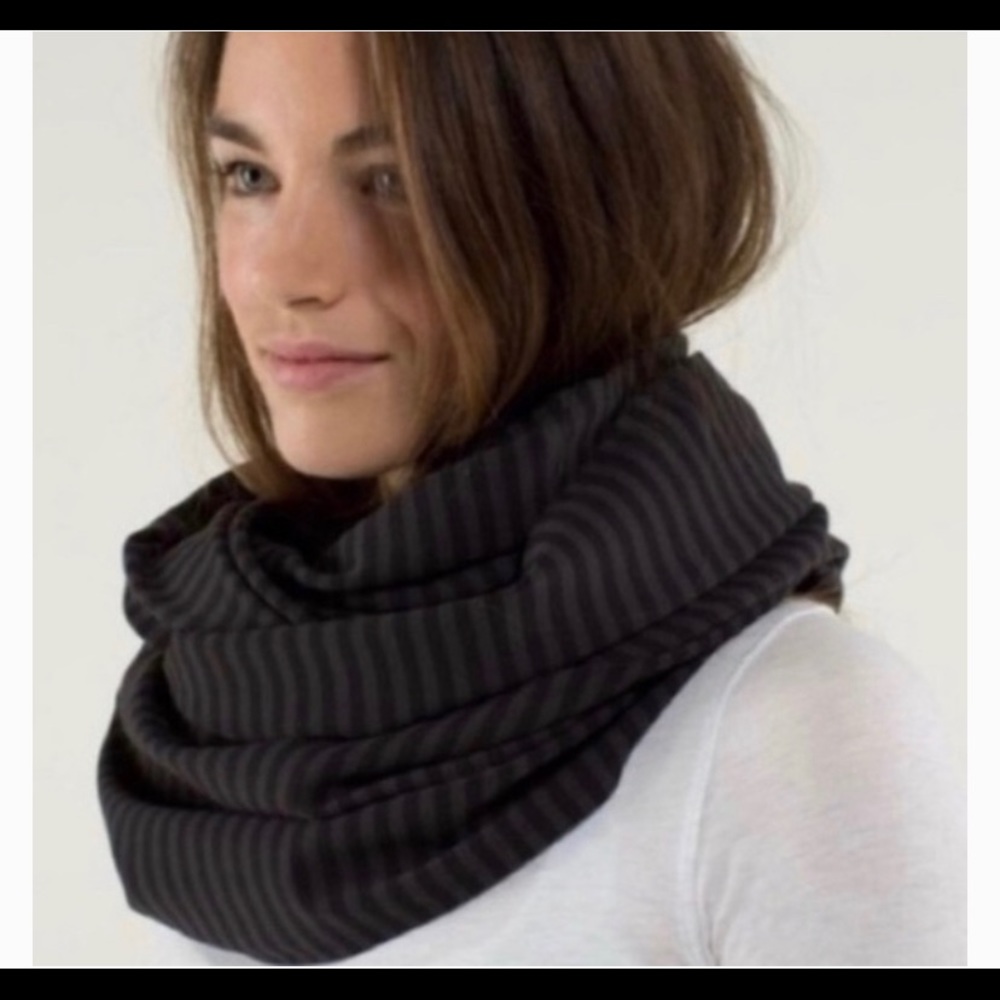 🍋Lululemon Vinyasa Scarf